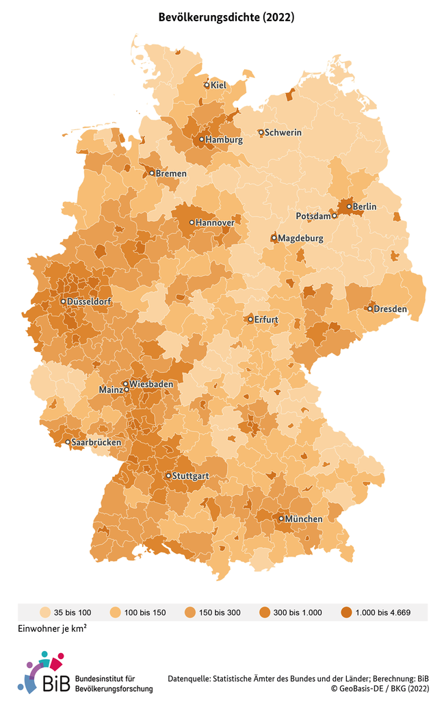 Karte zeigt die Bevölkerungsdichte in Einwohner je Quadratkilometer in Deutschland auf Kreisebene im Jahr 2022
