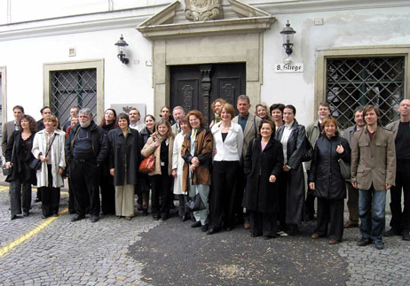 This photo shows members of the DIALOG group.